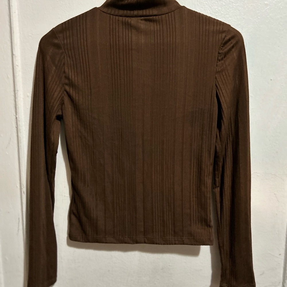 Brown long sleeve crop top